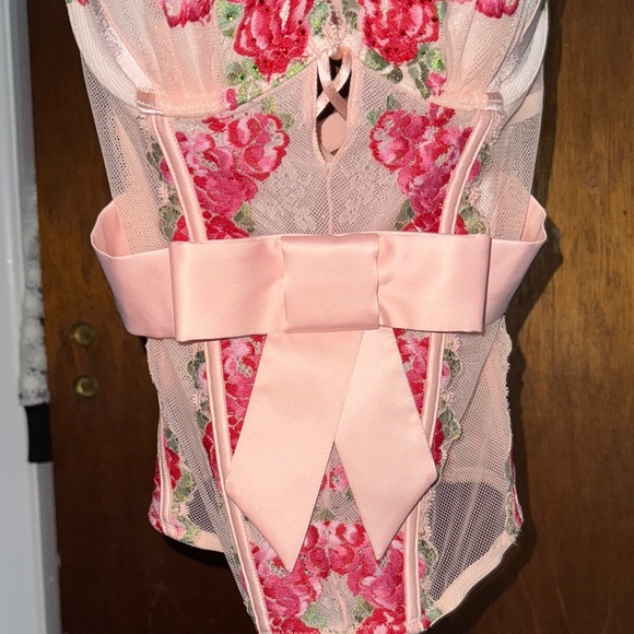 NWOT Victoria’s Secret 34B Pink Bow and Rose Zip Corset - Picture 6 of 7